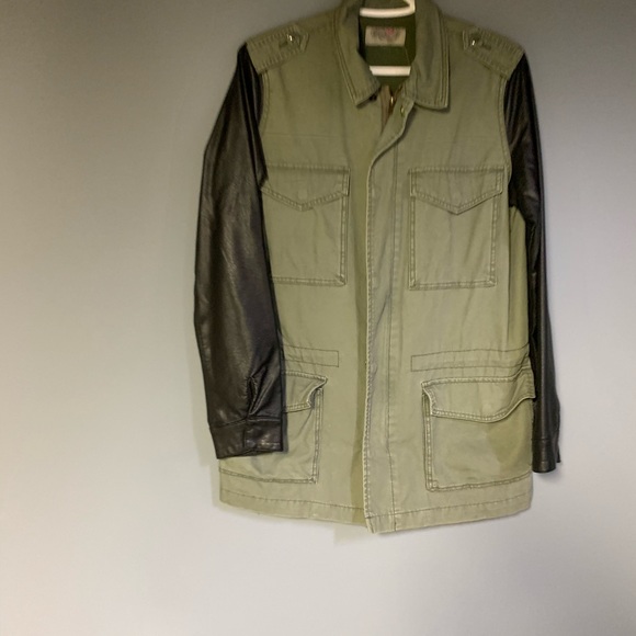 Urban Outfitters utility jacket - Picture 2 of 3